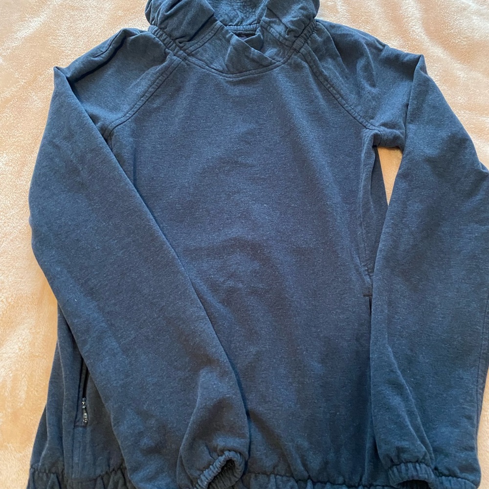 Sweaters lululemon in good condition size 2 navy blue